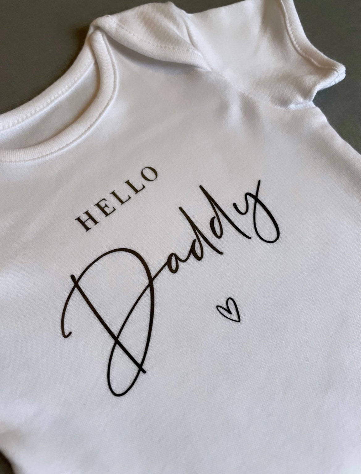 Hello Daddy - Baby Vest, Baby Boy, Baby Girl, New Daddy, New Baby | Unisex | Personalised Vests, Multiple Sizes, Customised, Special Gift