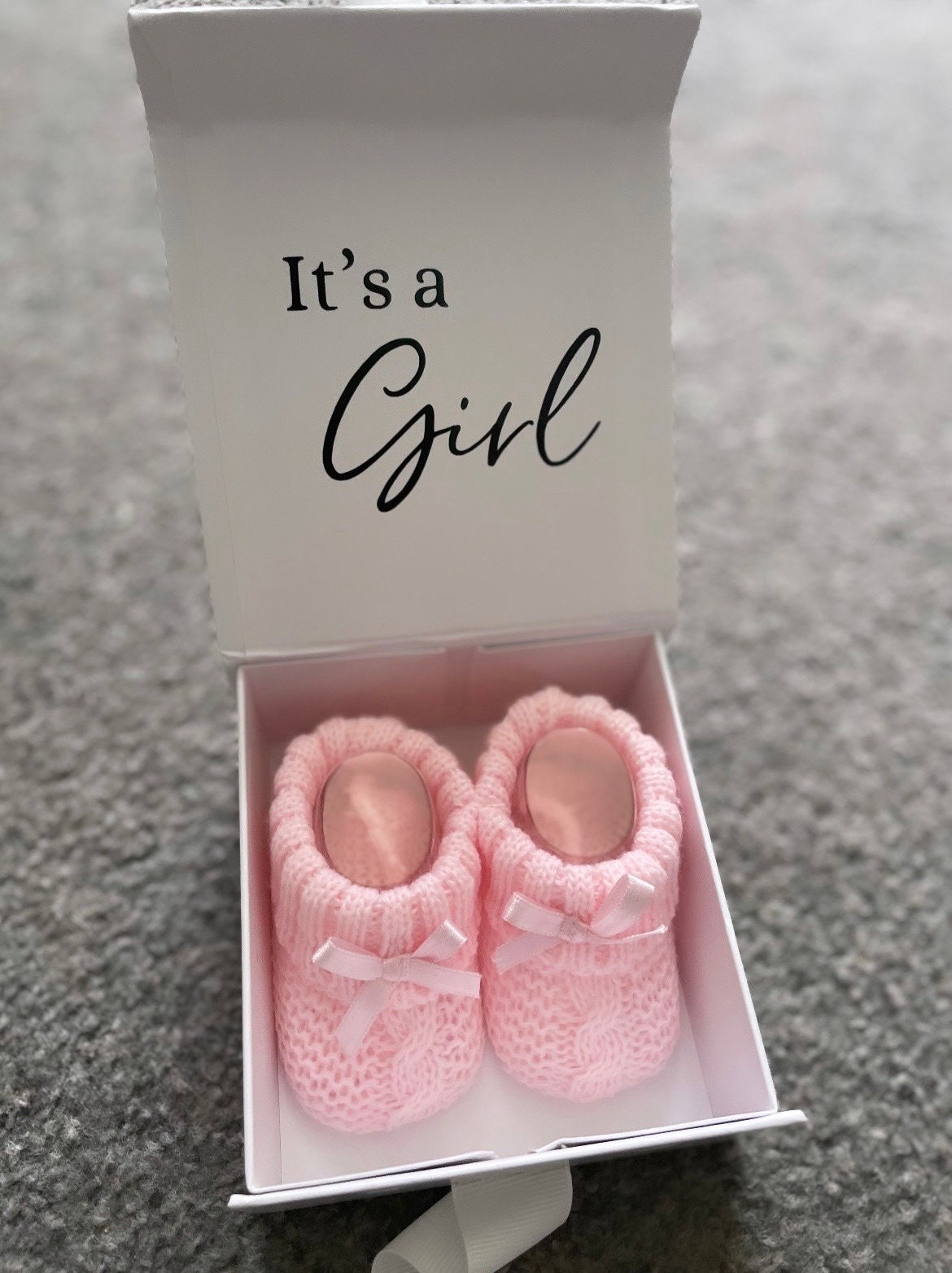 Gender Reveal Baby Booties Gift Box Set - Baby Reveal Idea, Knitted Baby Booties, Special Keepsake, Unique, Trending, Baby Boy, Baby Girl